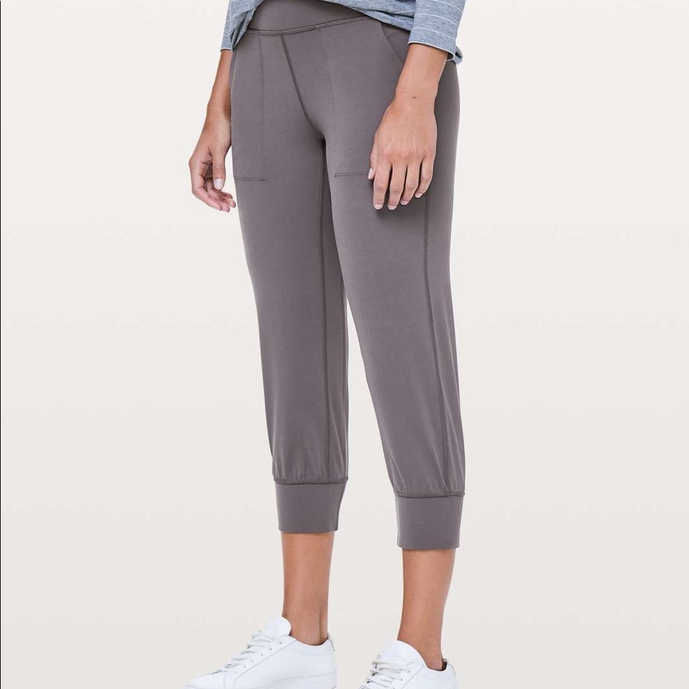 Lululemon Align Joggers Crop 23”